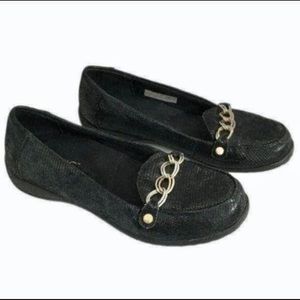 Vionic Black Alda Chain Loafers
